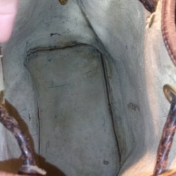 AUTHENTIC VINTAGE DOONEY AND BOURKE DRAWSTRING BAG - Picture 8 of 10